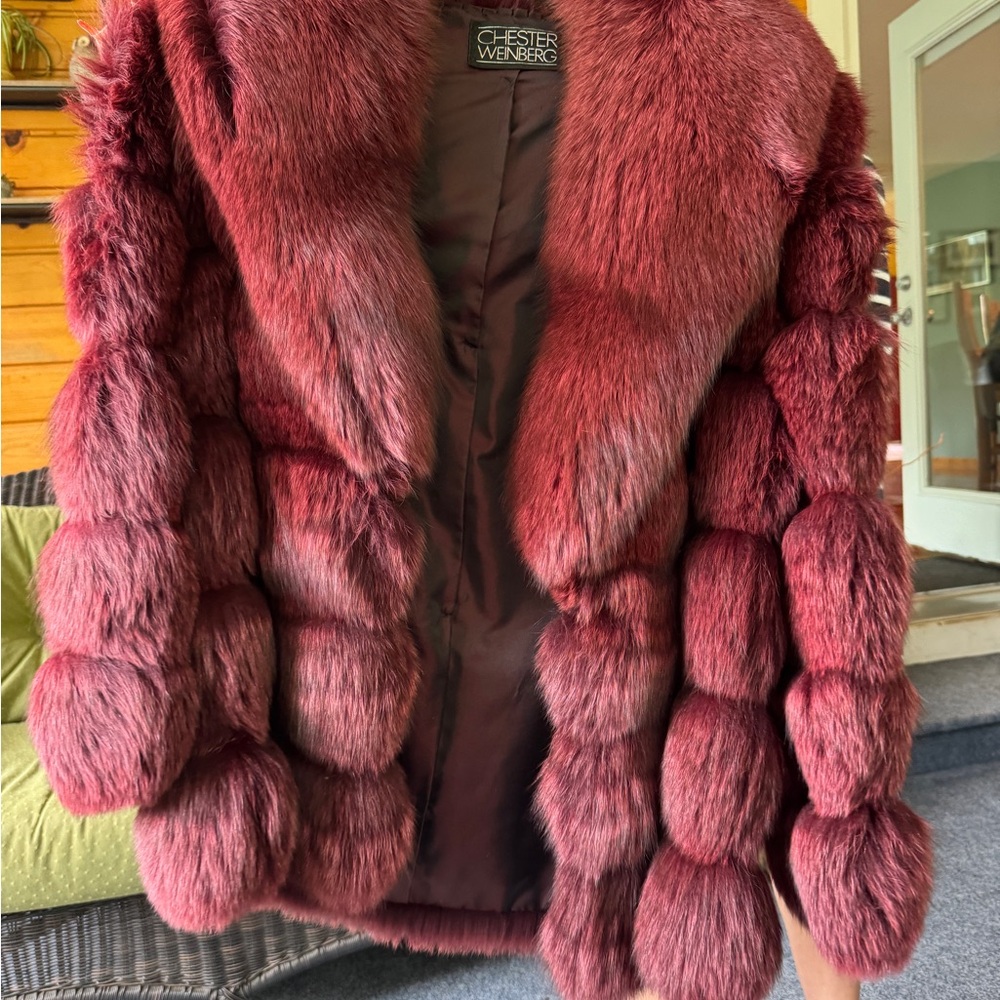 Vintage Designer Fox Fur Coat! Hot color & Gorgeous & Rare! Burgundy Wine!